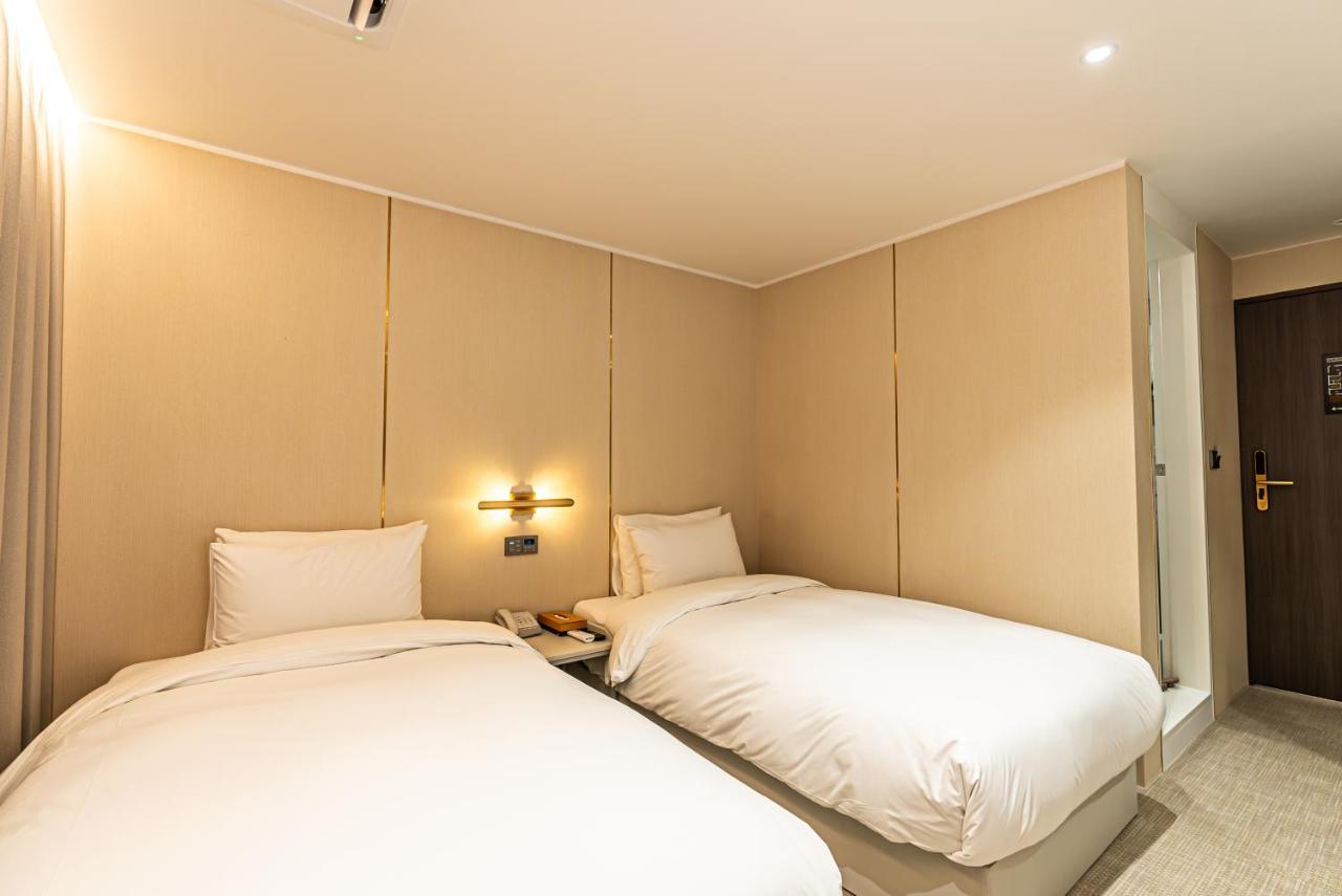 Hotel The Grang Seogwipo Exterior photo