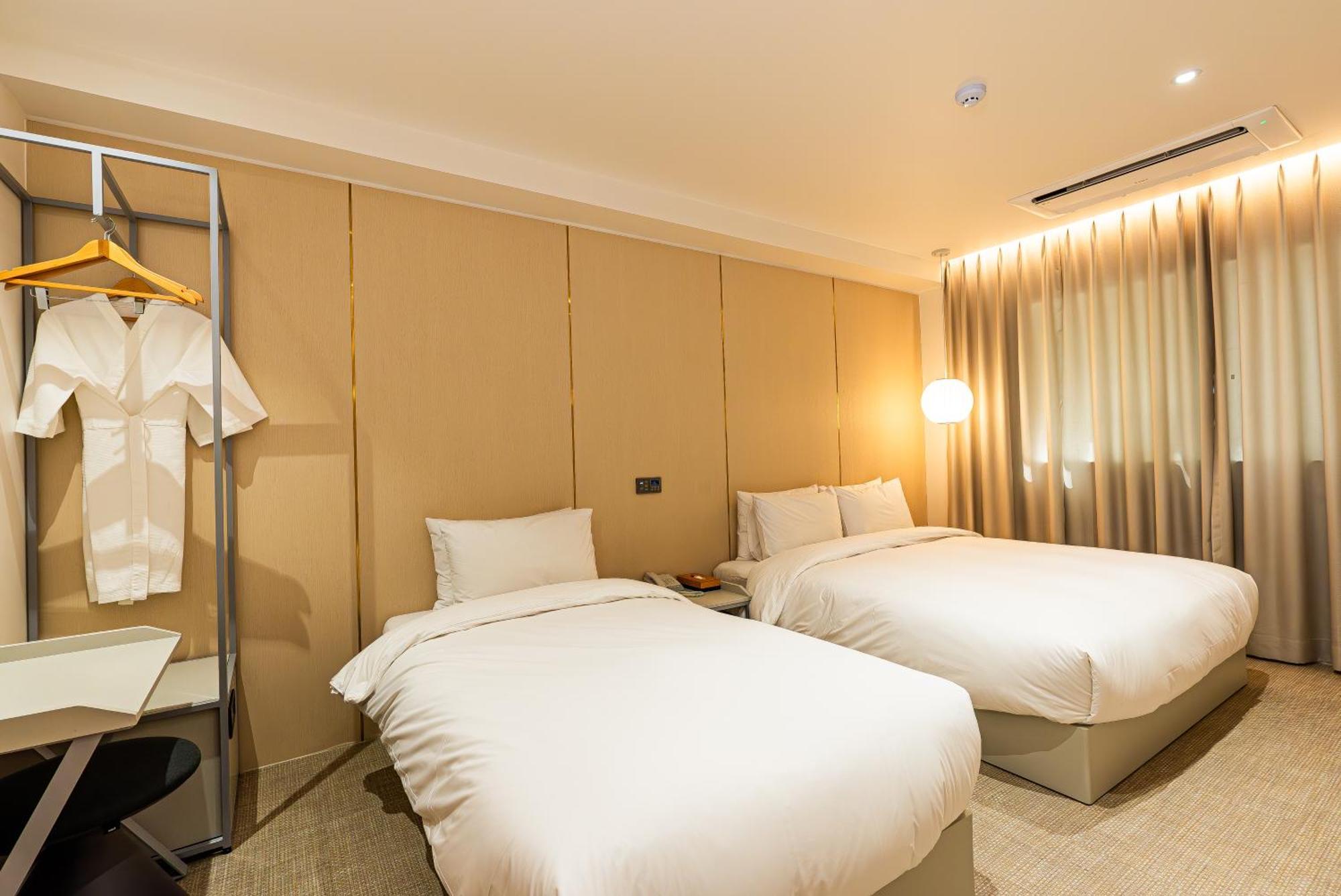 Hotel The Grang Seogwipo Exterior photo